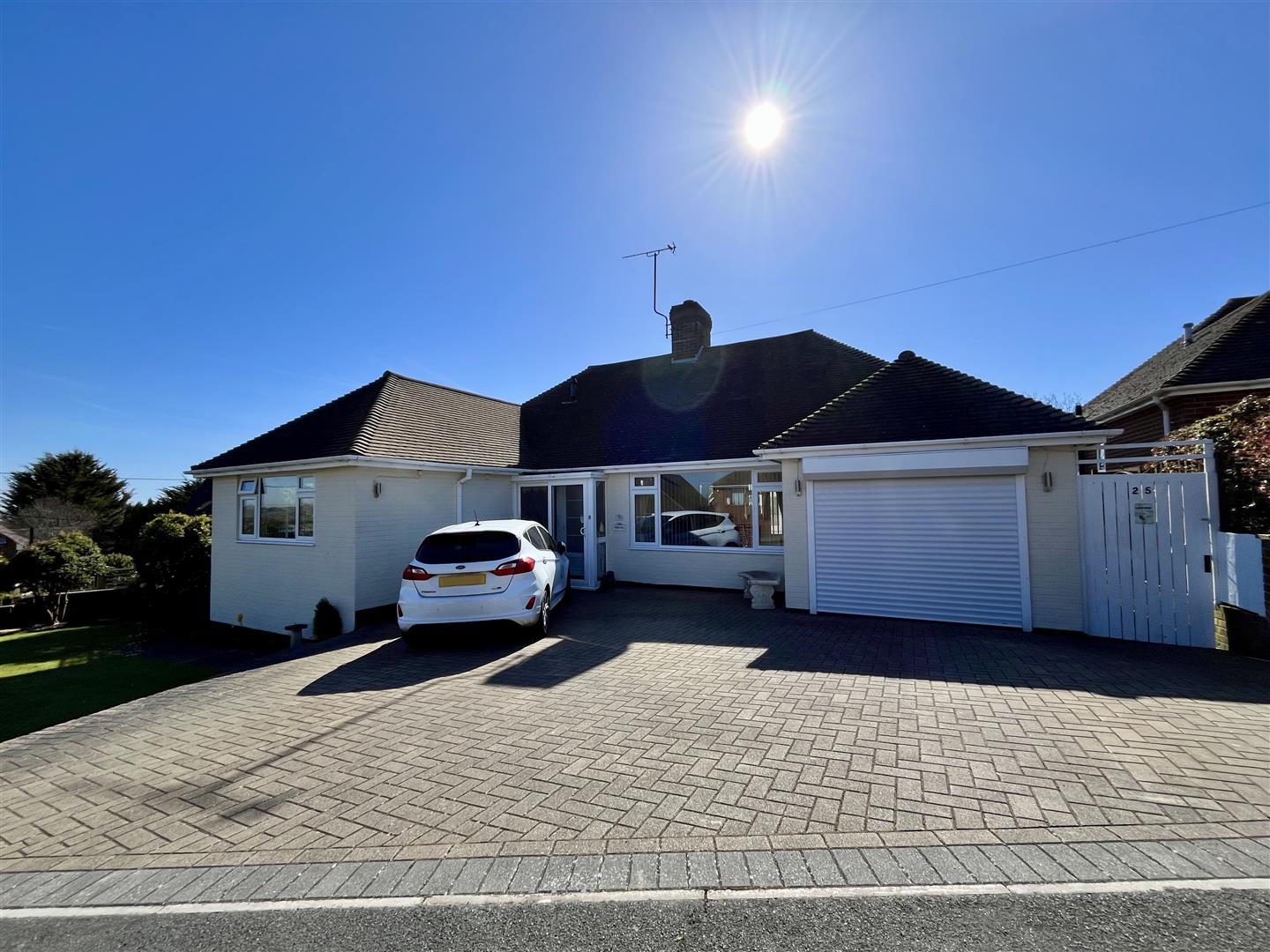 Meadow Way, Fairlight